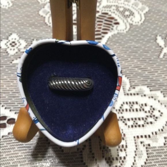 Brighton Heart shaped ring in heart shaped box EUC - Picture 4 of 12